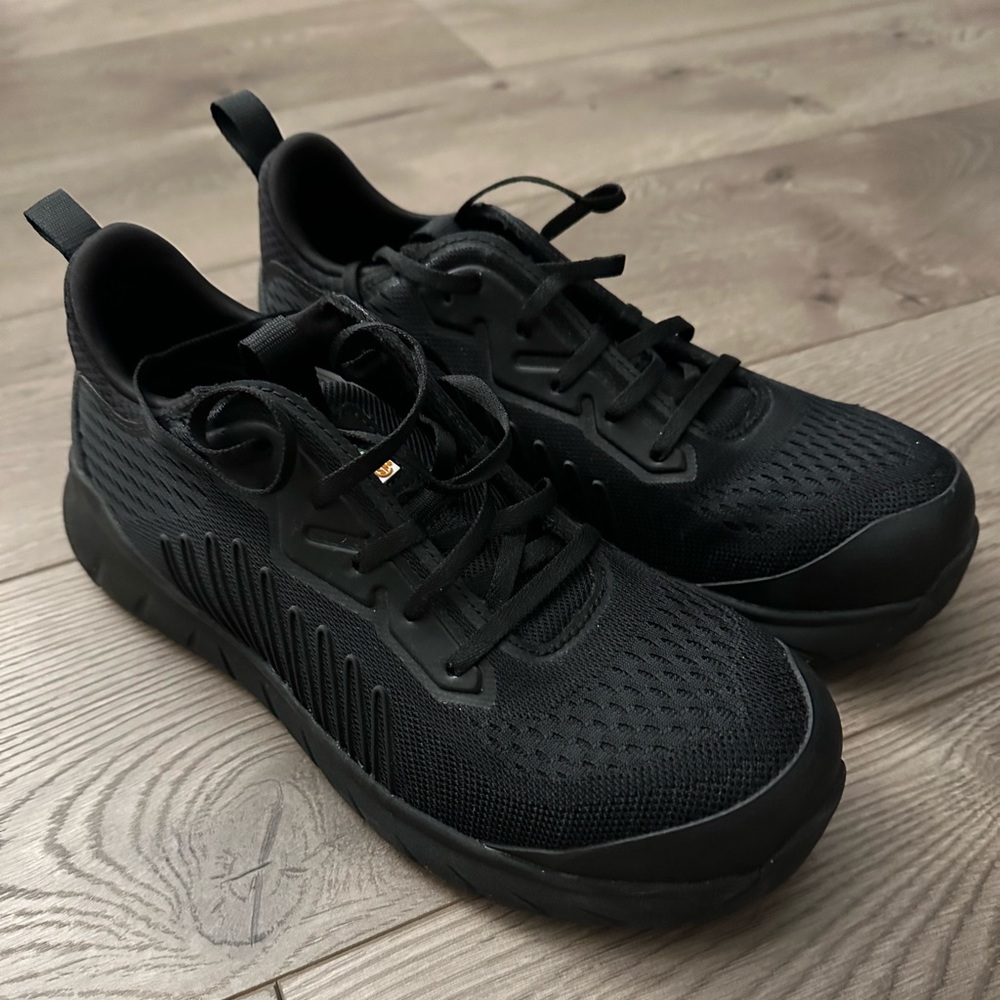 Redwing safety toe shoe